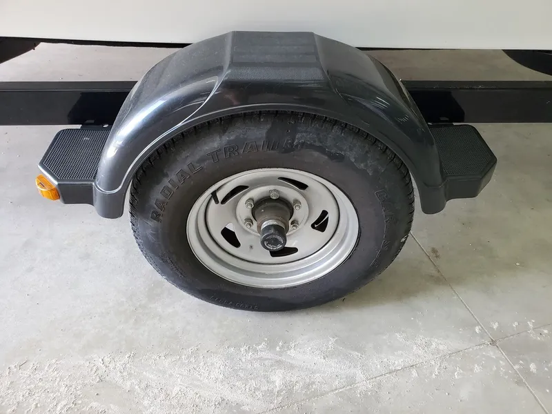 Slide: The Image of Sea Ray 190 Sport 2014 - 12