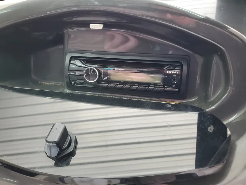 Slide: The Image of Sea Ray 190 Sport 2014 - 13