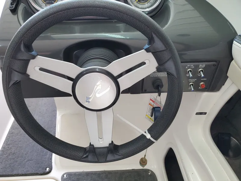 Slide: The Image of Sea Ray 190 Sport 2014 - 15