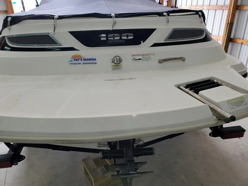 Slide: The Image of Sea Ray 190 Sport 2014 - 16