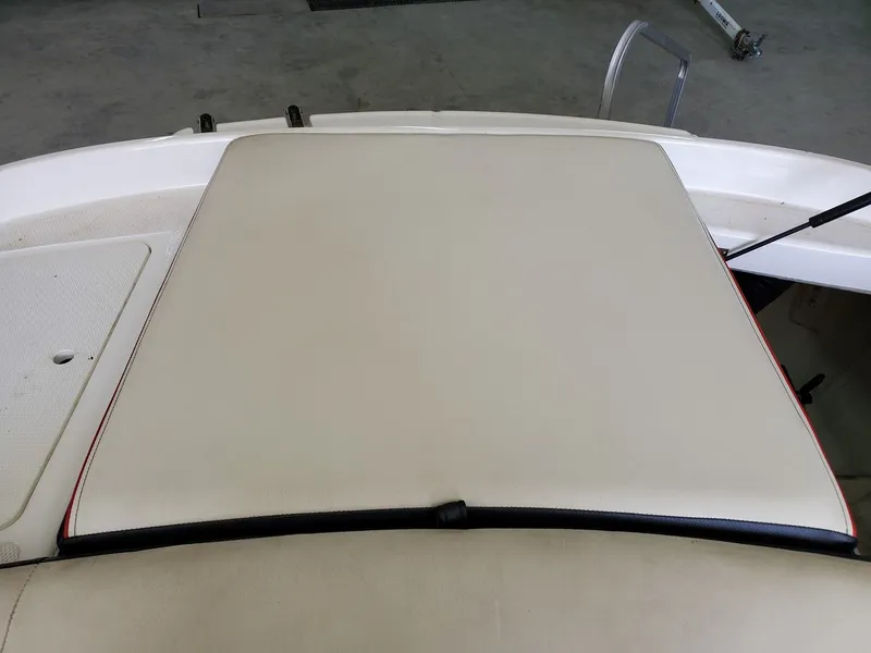 Slide: The Image of Sea Ray 190 Sport 2014 - 18