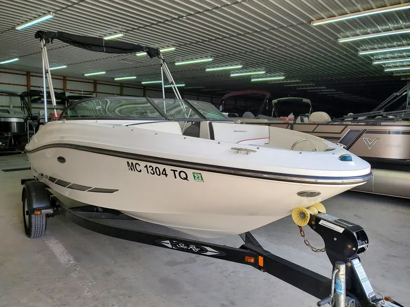 Slide: The Image of Sea Ray 190 Sport 2014 - 2
