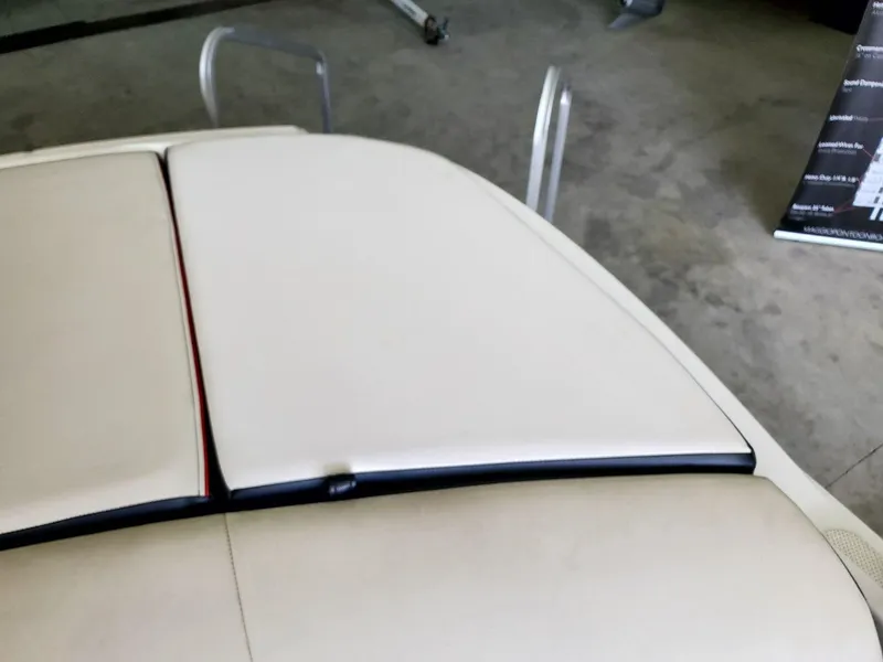 Slide: The Image of Sea Ray 190 Sport 2014 - 26