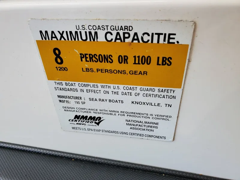 Slide: The Image of Sea Ray 190 Sport 2014 - 28