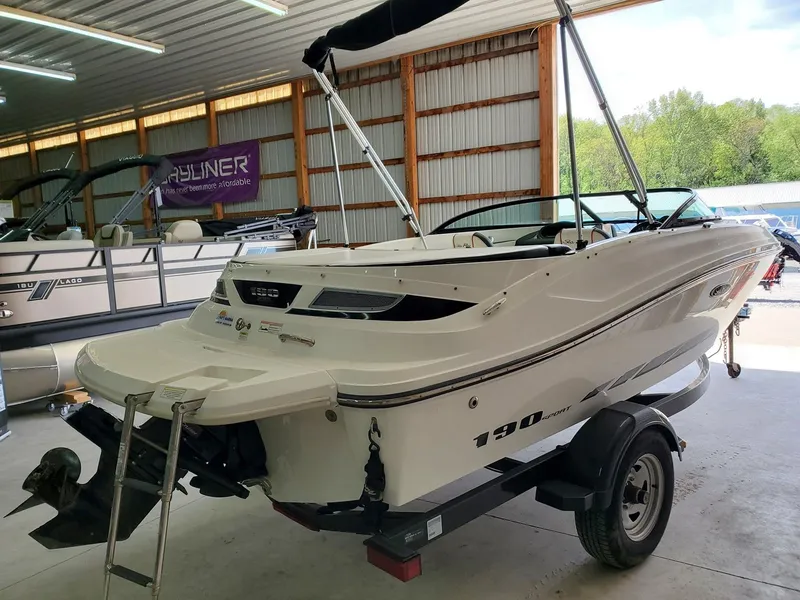 Slide: The Image of Sea Ray 190 Sport 2014 - 3