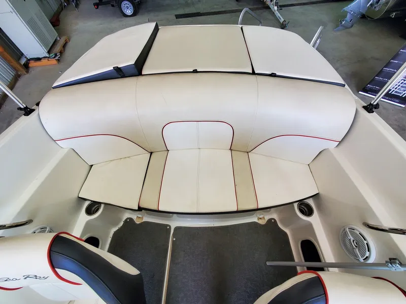 Slide: The Image of Sea Ray 190 Sport 2014 - 37