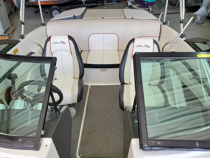 Slide: The Image of Sea Ray 190 Sport 2014 - 40