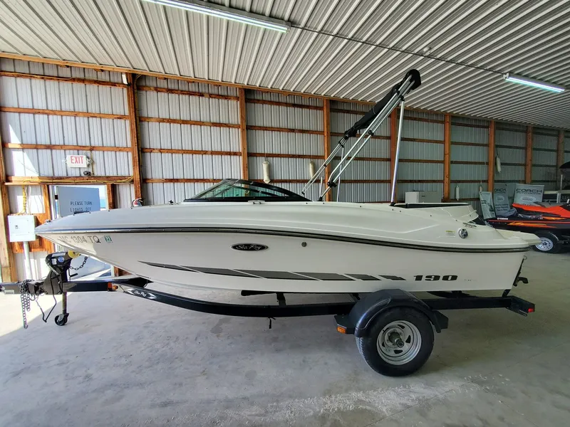 Slide: The Image of Sea Ray 190 Sport 2014 - 7