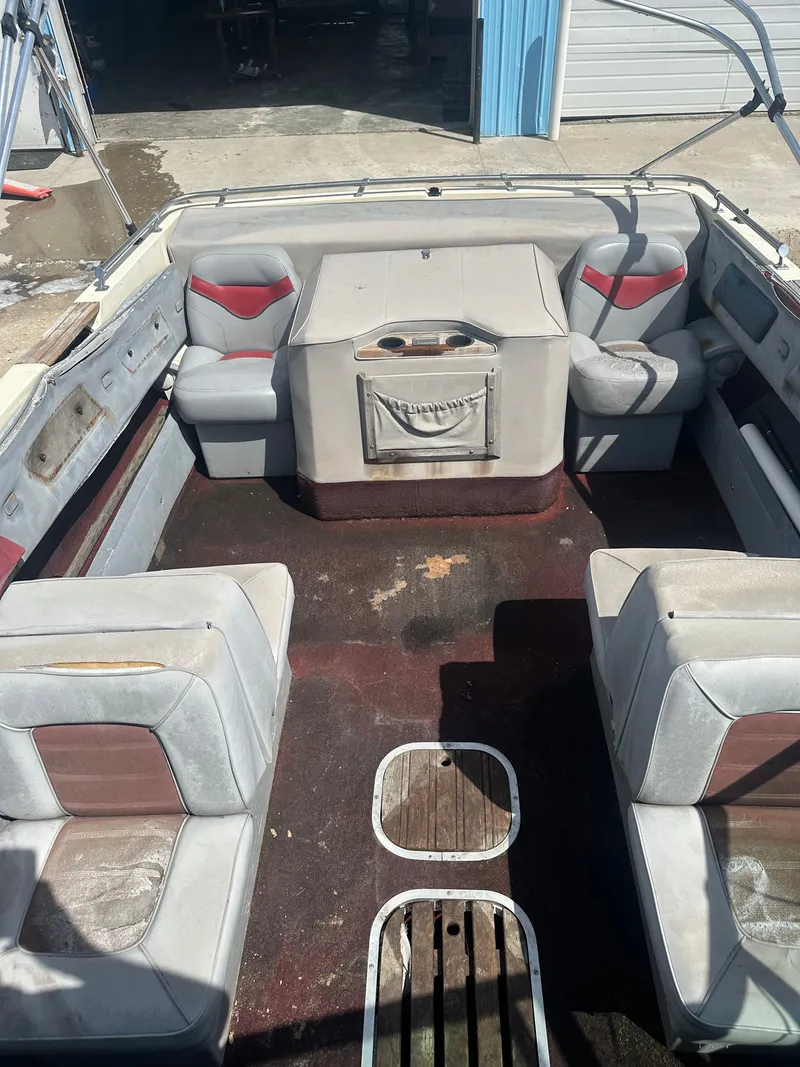 Slide: The Image of Sting Ray SVC 207 SS CUDDY 5.7L 260 HP V8 TANDEM TRL 1986 - 8