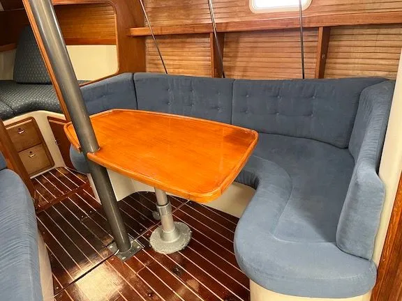 Slide: The Image of Catalina 320 1993 - 10