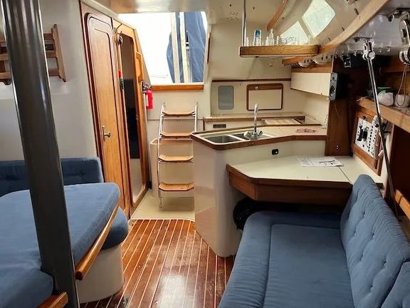 Slide: The Image of Catalina 320 1993 - 12