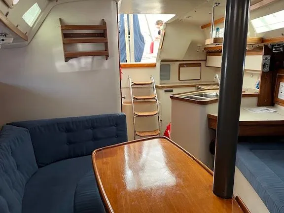 Slide: The Image of Catalina 320 1993 - 13