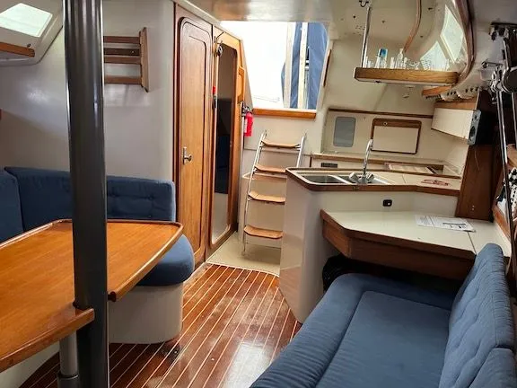 Slide: The Image of Catalina 320 1993 - 14