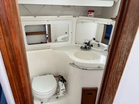 Slide: The Image of Catalina 320 1993 - 17