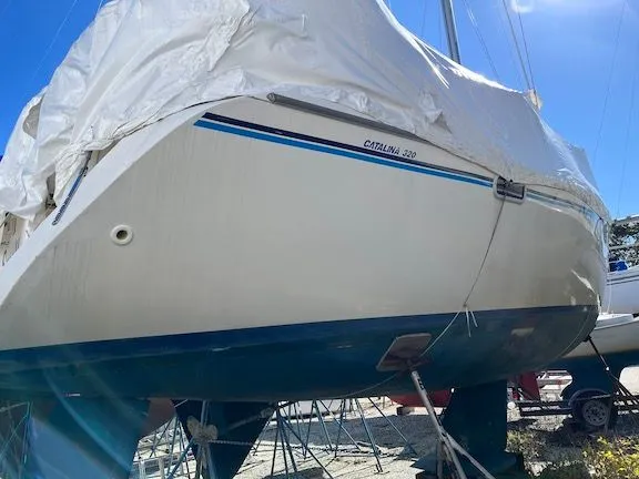 Slide: The Image of Catalina 320 1993 - 2