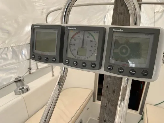 Slide: The Image of Catalina 320 1993 - 23