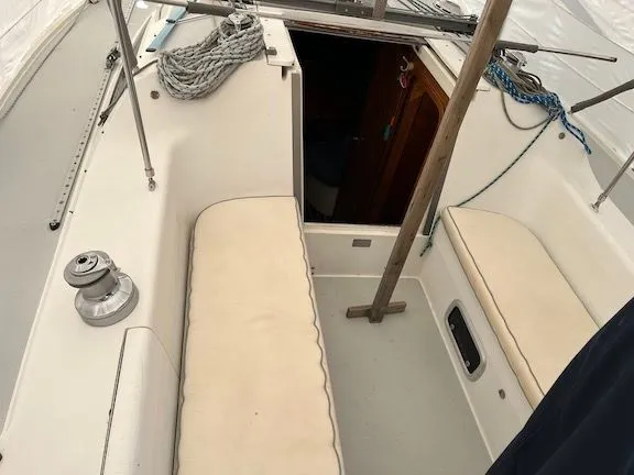 Slide: The Image of Catalina 320 1993 - 27