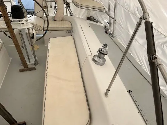 Slide: The Image of Catalina 320 1993 - 30