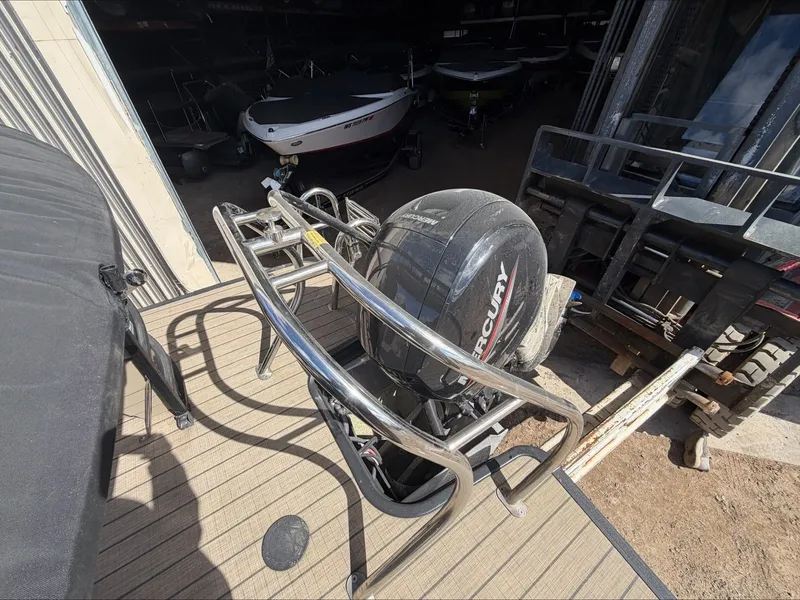 Slide: The Image of Starcraft SLS 3 boat with Mercury outboard motor, 2023 model. - 13