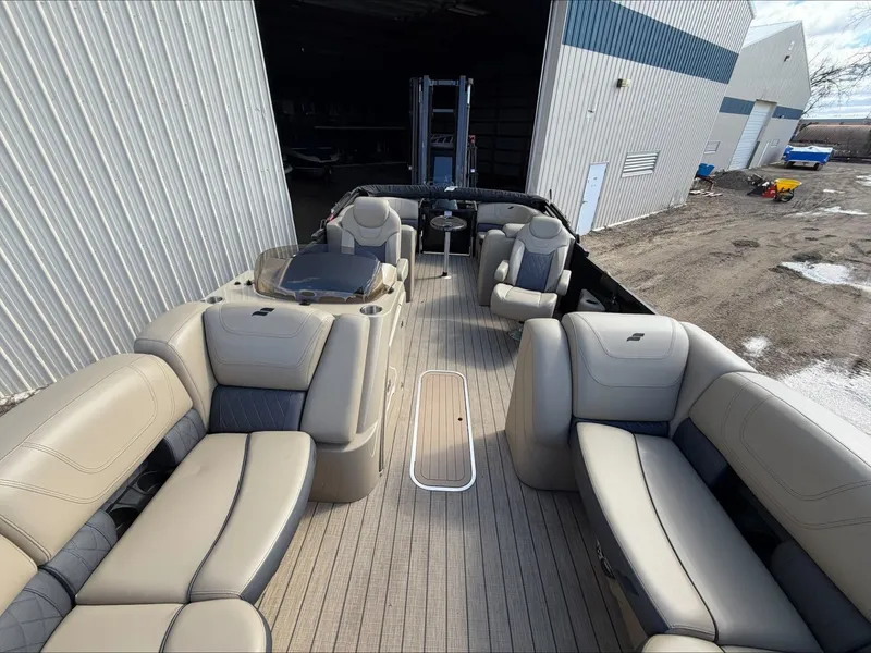 Slide: The Image of Interior view of the 2023 Starcraft SLS 3 pontoon boat. - 21
