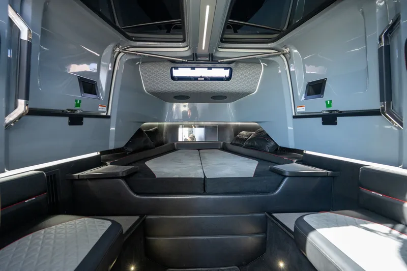 Slide: The Image of Brabus SHADOW 900ST 2023 - 22