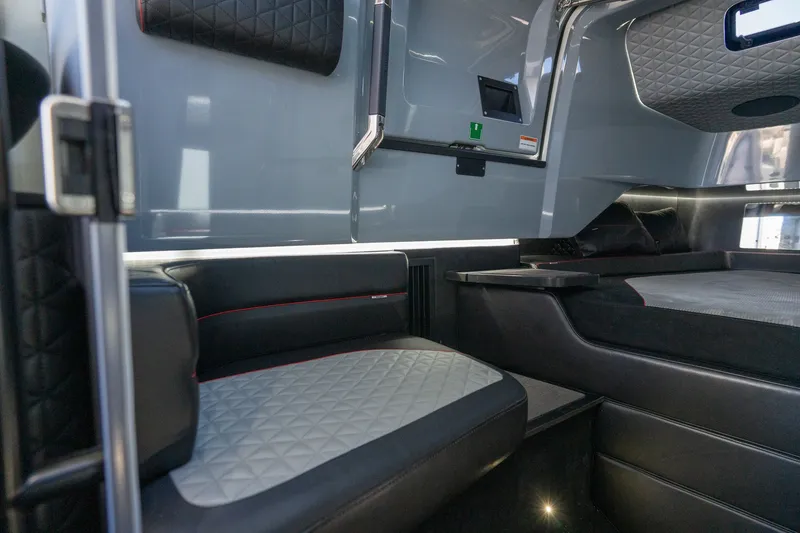 Slide: The Image of Brabus SHADOW 900ST 2023 - 23