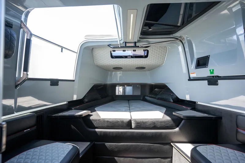 Slide: The Image of Brabus SHADOW 900ST 2023 - 25