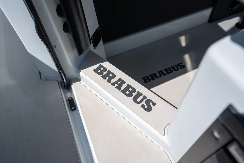 Slide: The Image of Brabus SHADOW 900ST 2023 - 33