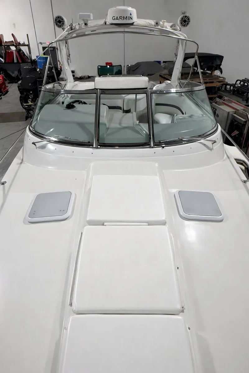 Slide: The Image of 2005 Formula 370 Super Sport boat interior view. - 20