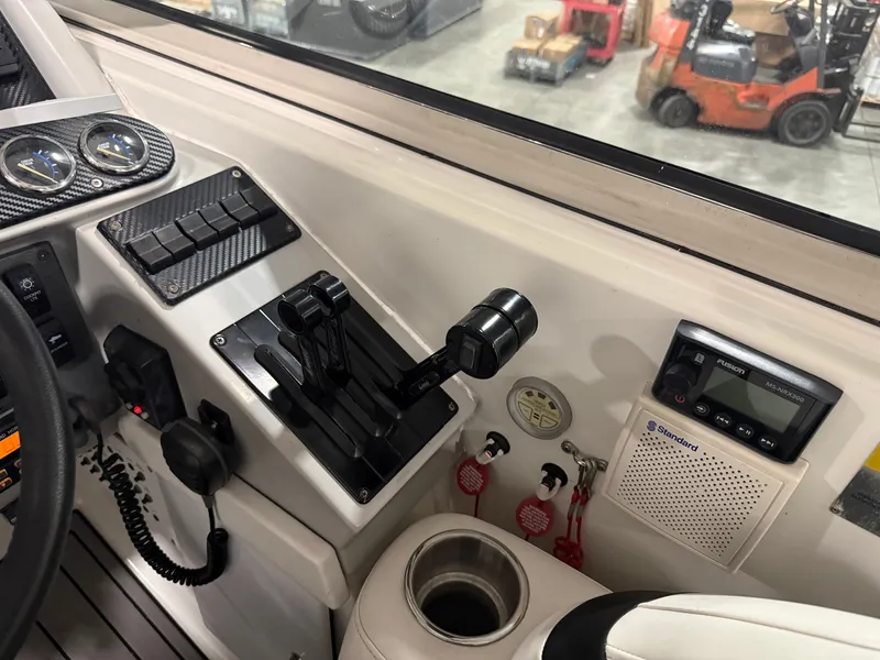 Slide: The Image of Formula 370 Super Sport 2005 - 51