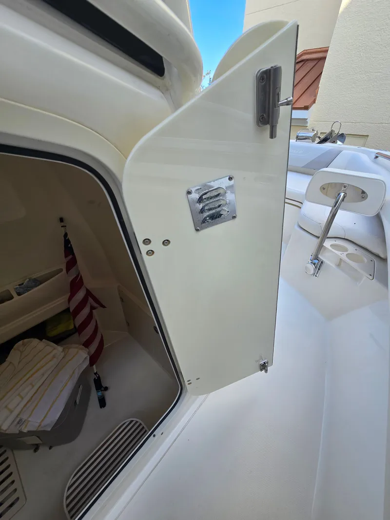 Slide: The Image of Boston Whaler 250 Outrage 2009 - 11