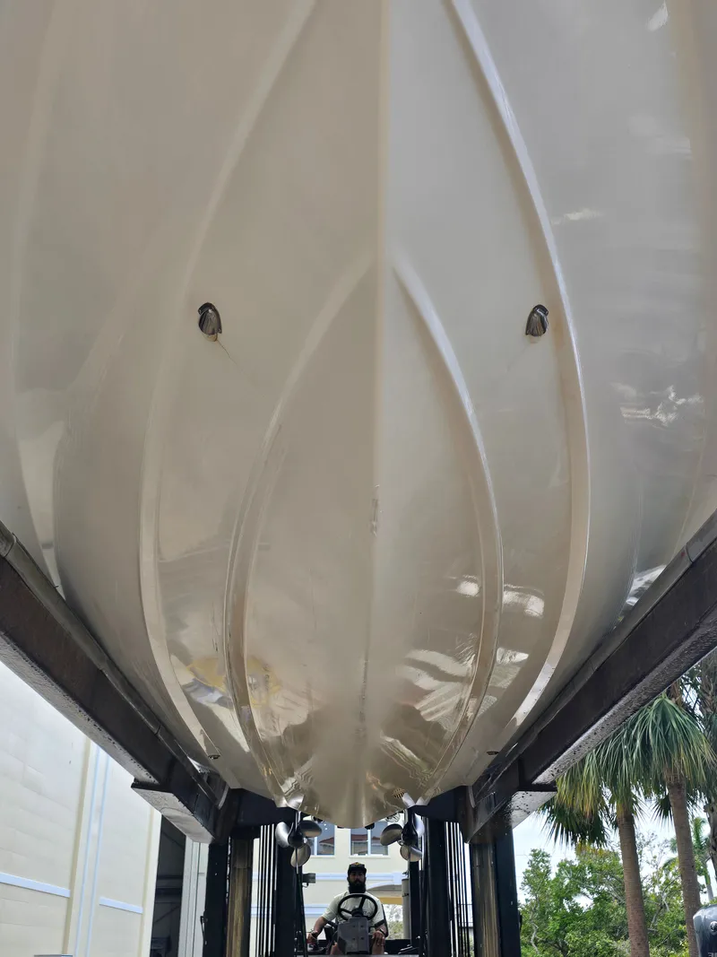 Slide: The Image of Boston Whaler 250 Outrage 2009 - 18