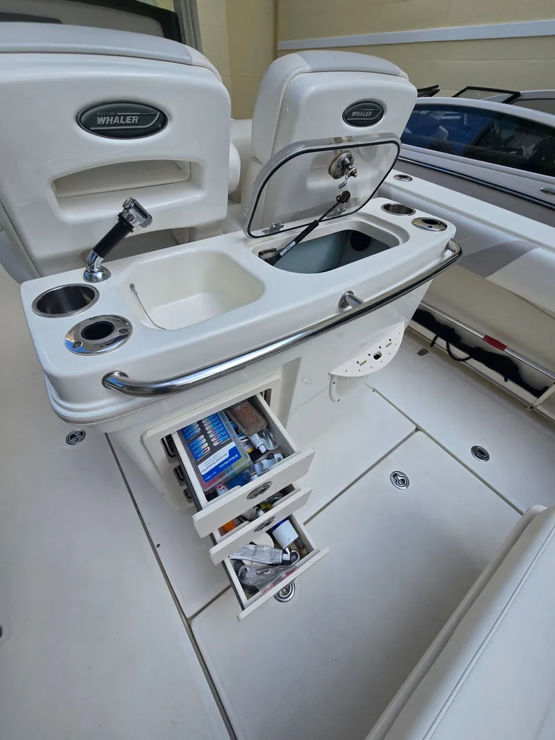 Slide: The Image of Boston Whaler 250 Outrage 2009 - 4
