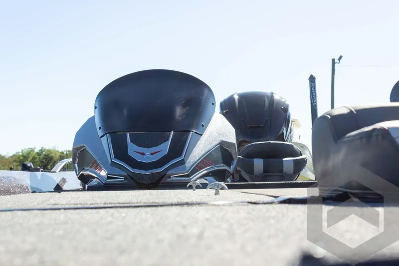 Slide: The Image of 2026 Vexus VXs21 boat with sleek design and modern features, viewed from the deck. - 39