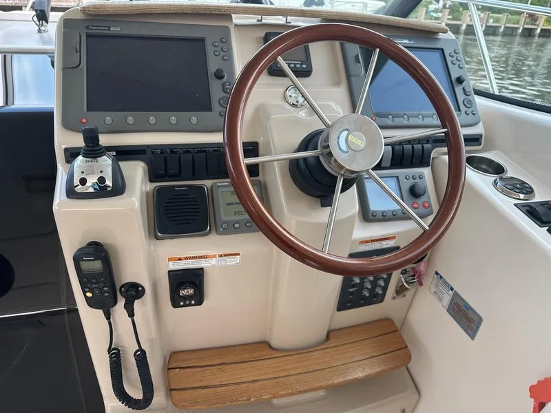 Slide: The Image of Tiara 3500 Sovran 2008 - 55