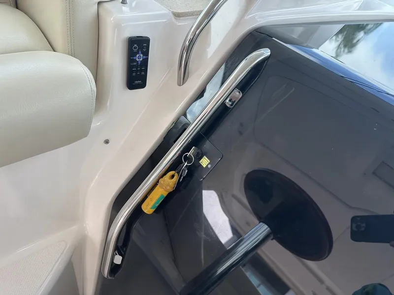 Slide: The Image of Tiara 3500 Sovran 2008 - 58