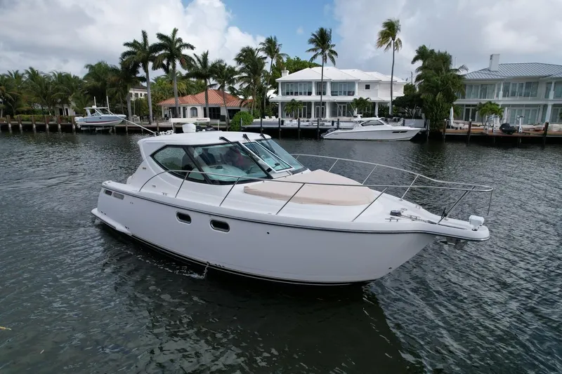 Slide: The Image of Tiara 3500 Sovran 2008 - 75