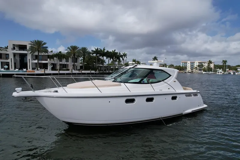 Slide: The Image of Tiara 3500 Sovran 2008 - 79