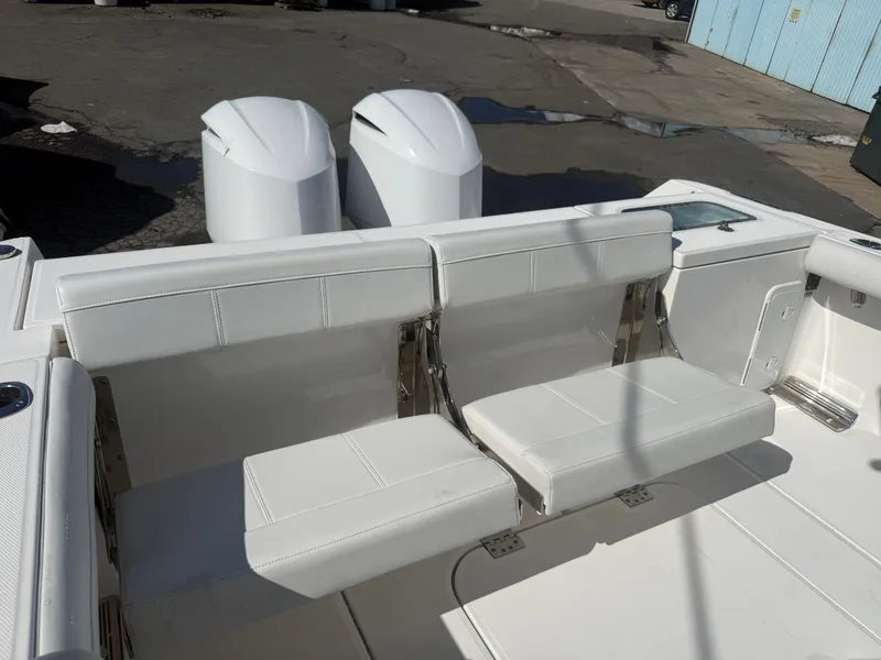 Slide: The Image of Everglades 335 Center Console 2019 - 13