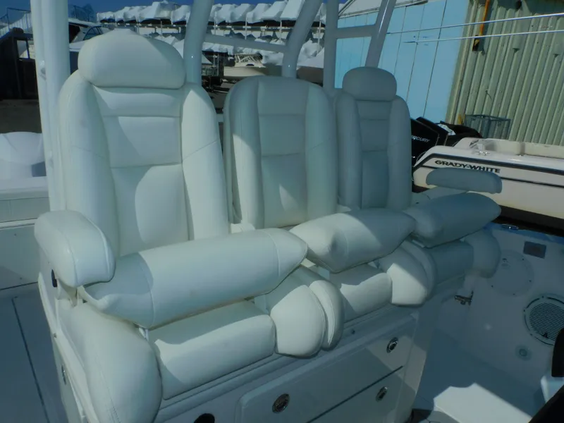 Slide: The Image of Everglades 335 Center Console 2019 - 35