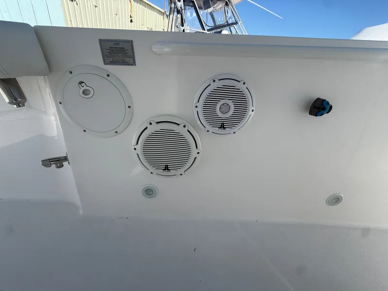 Slide: The Image of Everglades 335 Center Console 2019 - 36