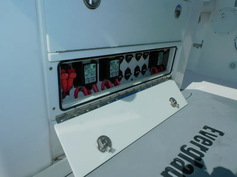 Slide: The Image of Everglades 335 Center Console 2019 - 44