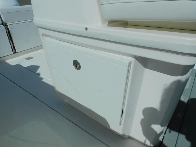 Slide: The Image of Everglades 335 Center Console 2019 - 45