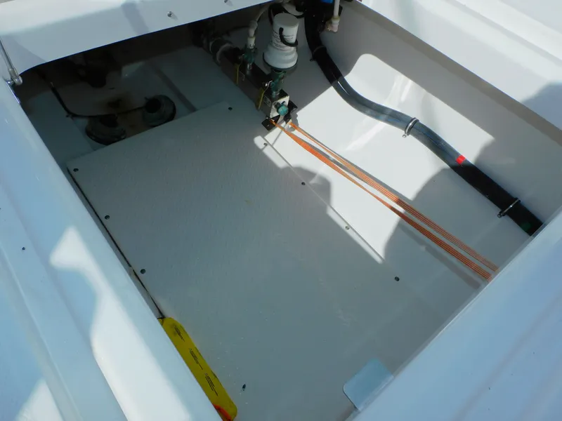 Slide: The Image of Everglades 335 Center Console 2019 - 52