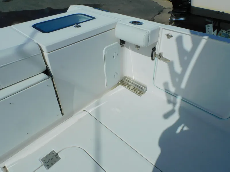 Slide: The Image of Everglades 335 Center Console 2019 - 55