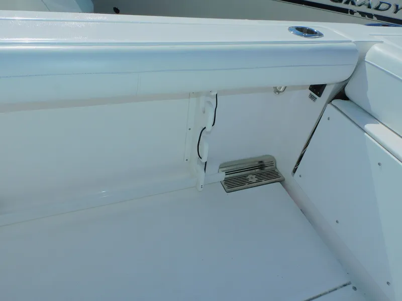 Slide: The Image of Everglades 335 Center Console 2019 - 59