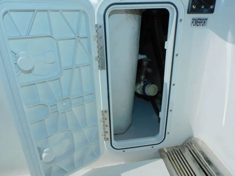 Slide: The Image of Everglades 335 Center Console 2019 - 61