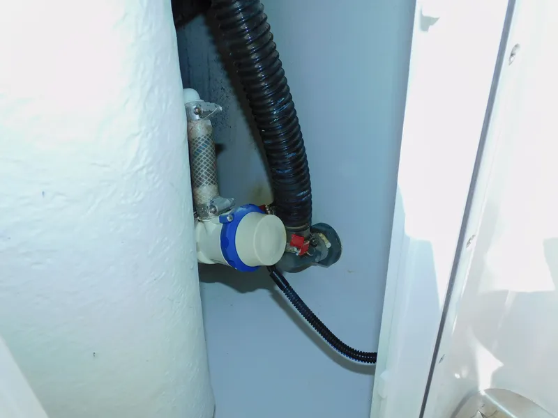 Slide: The Image of Everglades 335 Center Console 2019 - 62