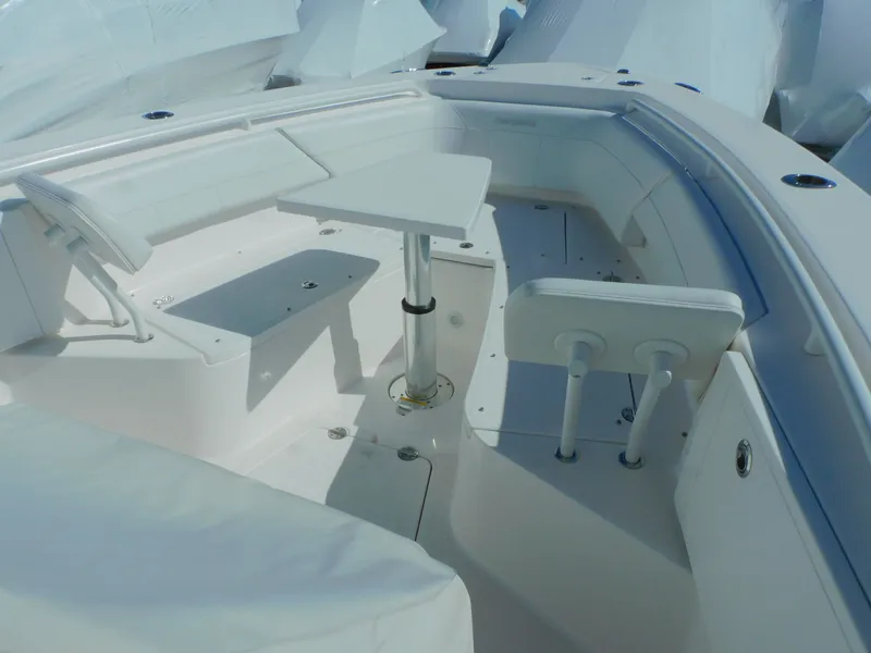 Slide: The Image of Everglades 335 Center Console 2019 - 64