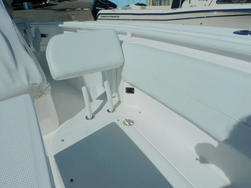 Slide: The Image of Everglades 335 Center Console 2019 - 67